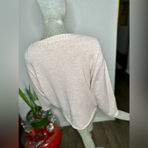 Wildfox Women’s Light Pink “Taking a Sip” Wide Collar Sweater. Size XSmall - Picture 10 of 12